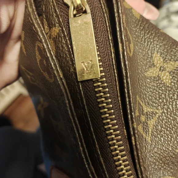 Louis Vuitton Monogram Cabas Mezzo Tote - Picture 9 of 16